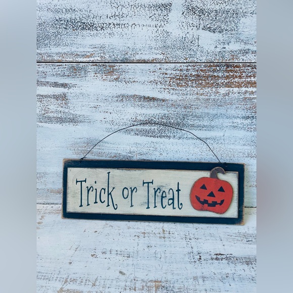 *Trick or Treat Layered Sign w/Jack O Lantern - Picture 7 of 10
